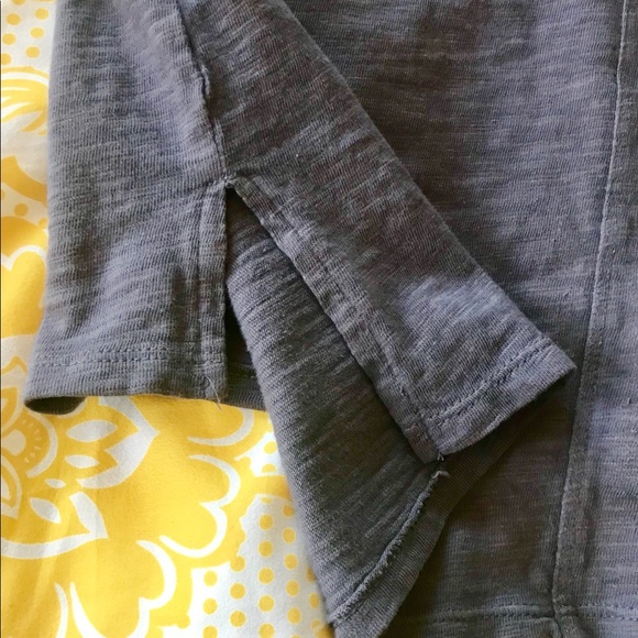 Old Navy gray T-shirt - Picture 3 of 3